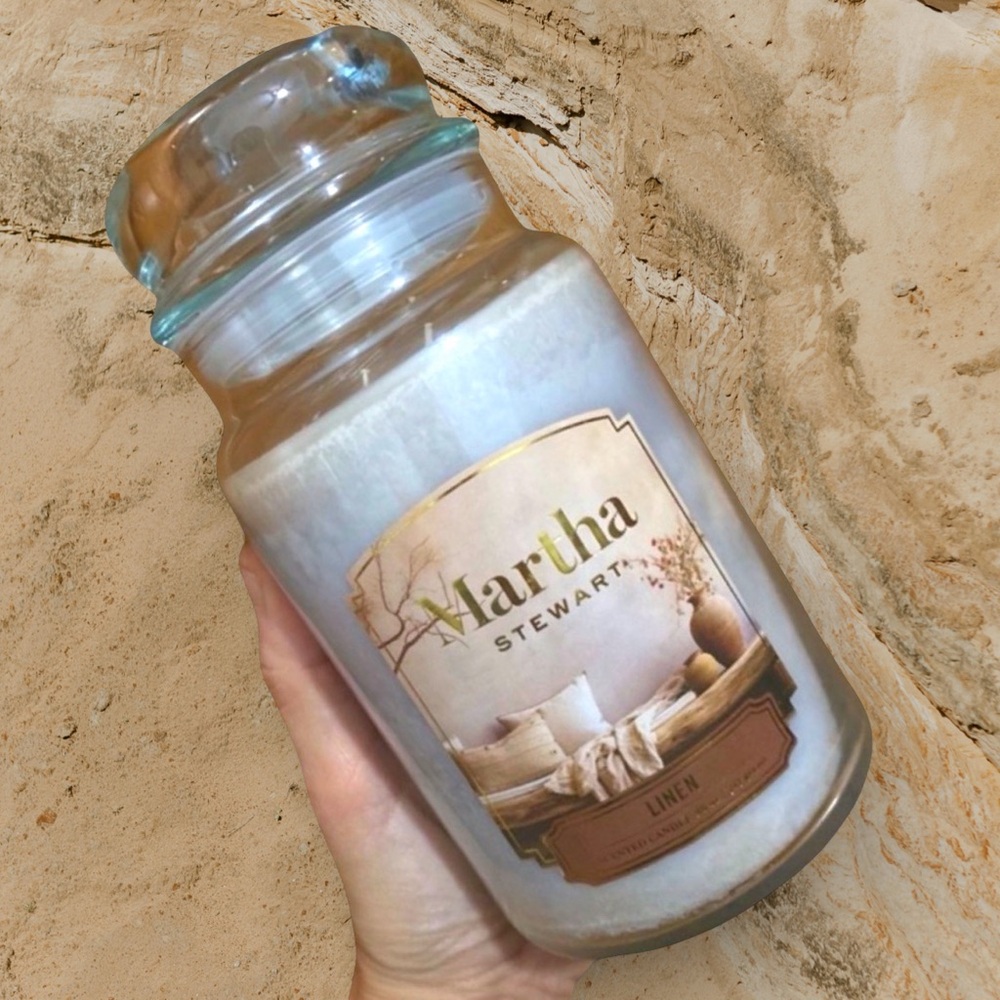 26 oz. Linen Scented Martha Stewart Candle